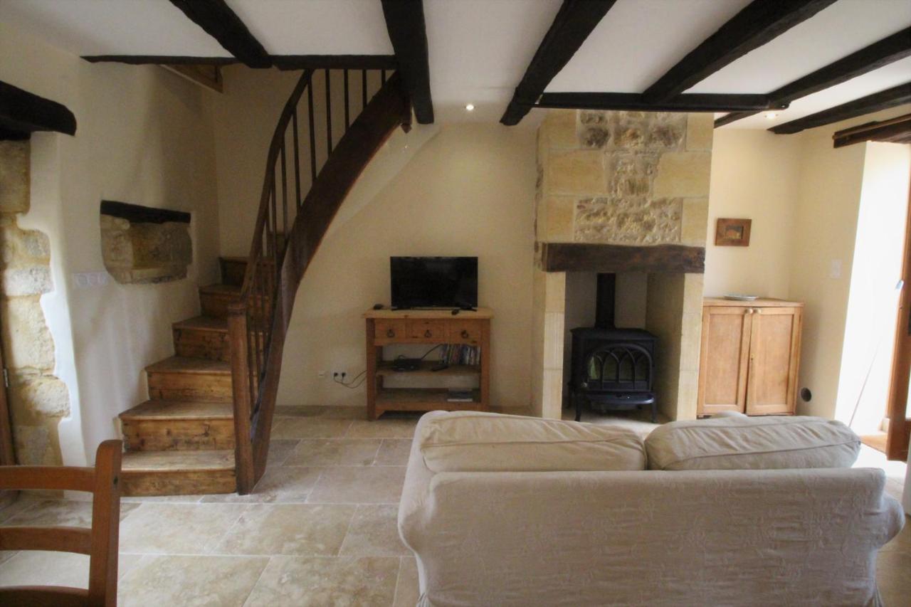 Joli Gite Pour 5 Personnes : Chez Cherrie Saint-Julien-de-Lampon Luaran gambar