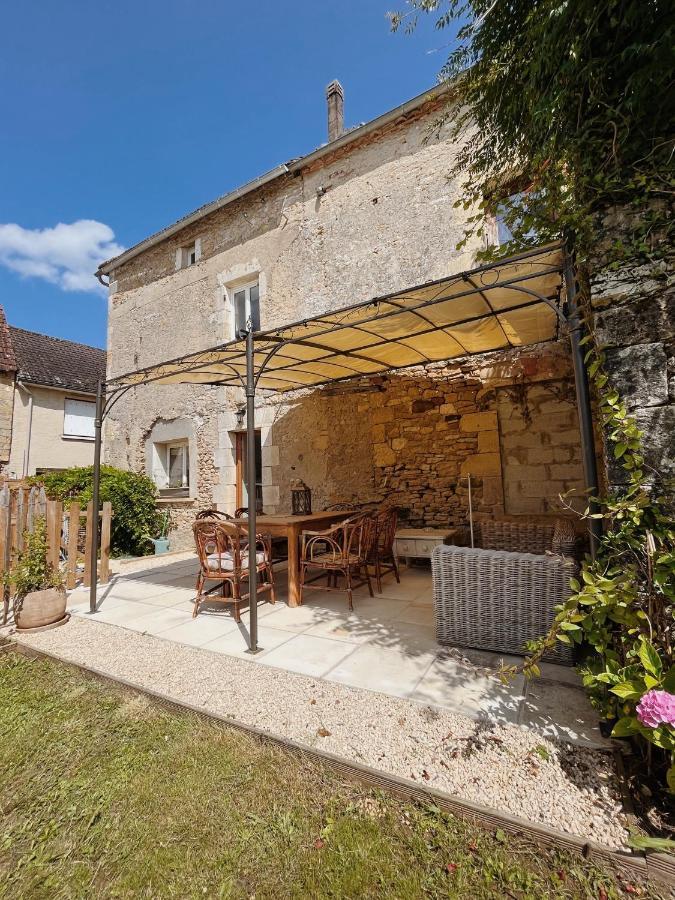Joli Gite Pour 5 Personnes : Chez Cherrie Saint-Julien-de-Lampon Luaran gambar