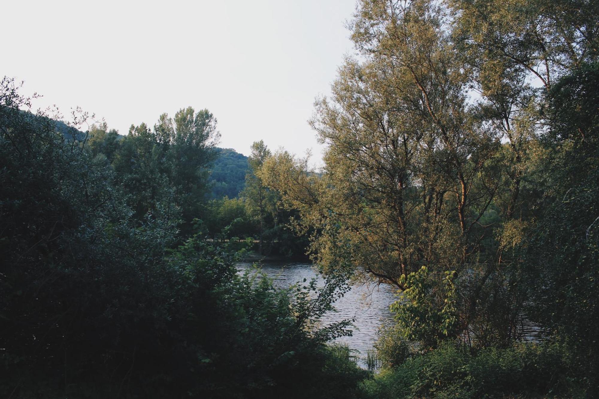 Joli Gite Pour 5 Personnes : Chez Cherrie Saint-Julien-de-Lampon Luaran gambar