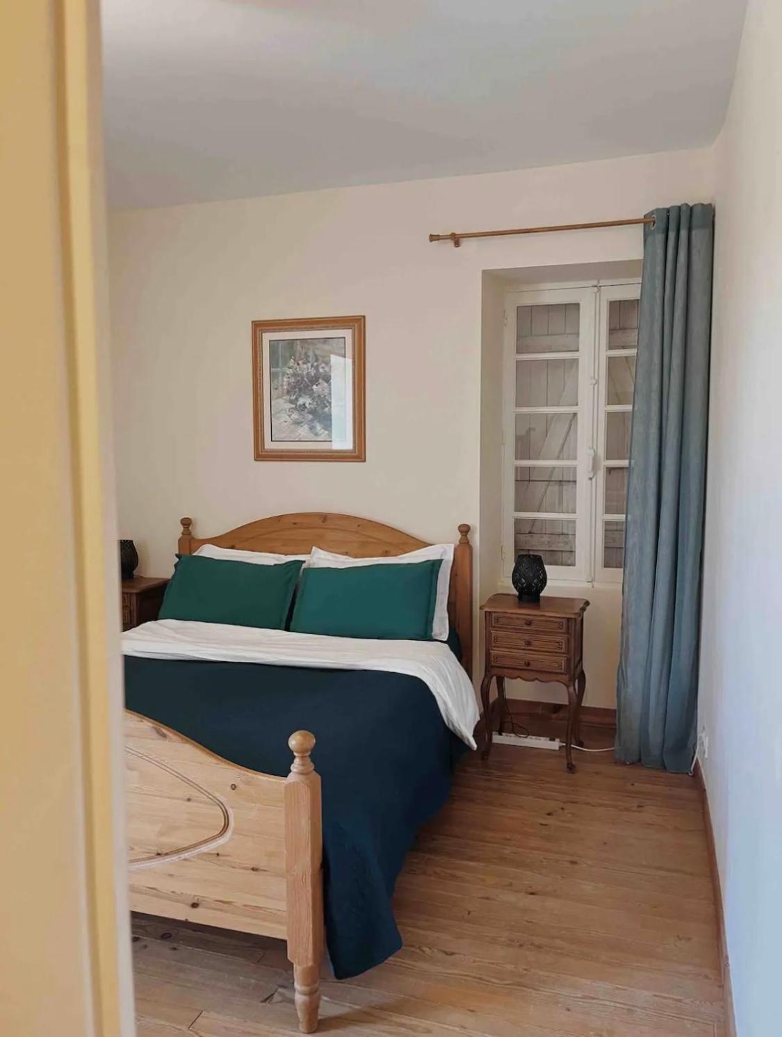 Joli Gite Pour 5 Personnes : Chez Cherrie Saint-Julien-de-Lampon Luaran gambar